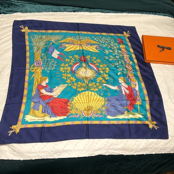 HERMÈS PARIS 1980’s 'Hermés’ French Revolution commemorative silk scarf France - Picture 11 of 11